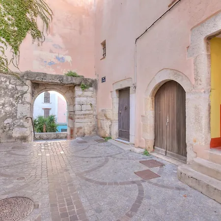 Mara Old Town - Happy Apartment *