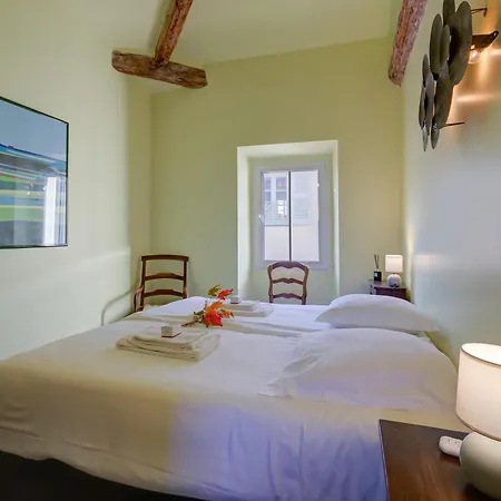 Mara Old Town - Happy Apartamento *