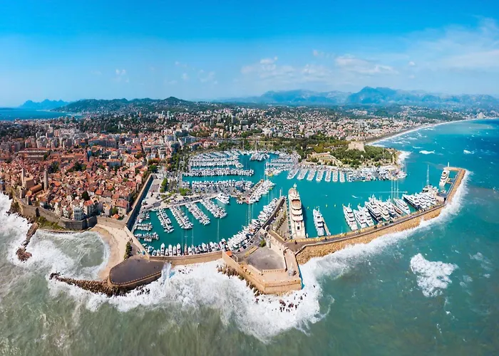 Mara Old Town - Happy