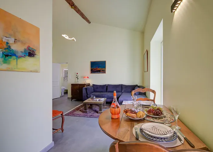 Mara Old Town - Happy *