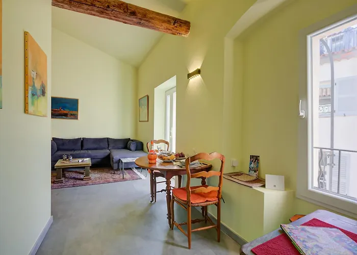 Mara Old Town - Happy