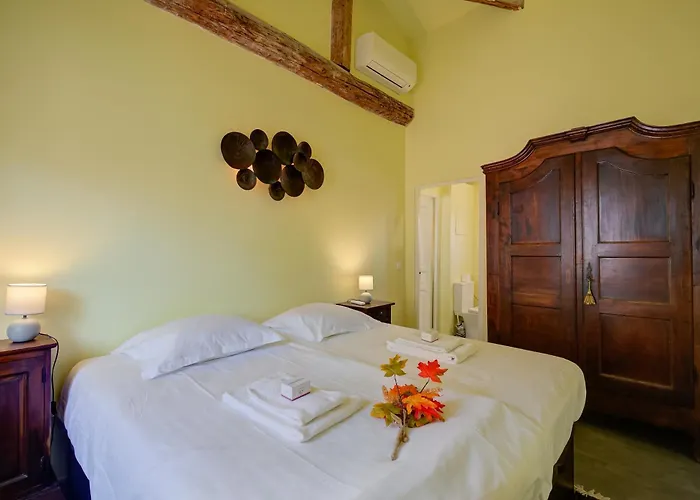 Mara Old Town - Happy *